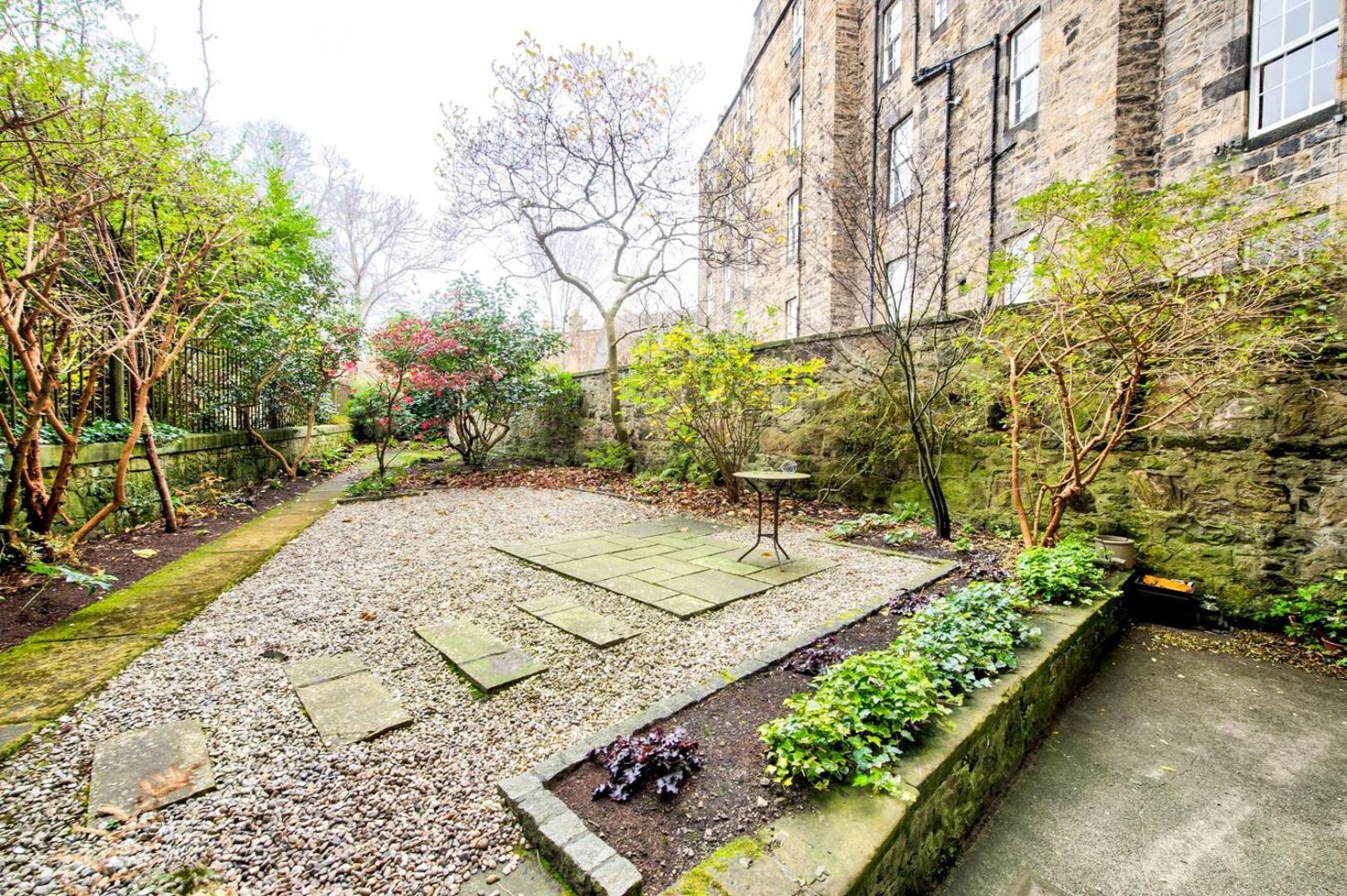 Guestready - Beautiful New Town Studio, With Patio Edimburgo Exterior foto